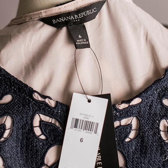 Banana Rebublic Navy Crochet cocktail dress—US6 - Picture 8 of 8